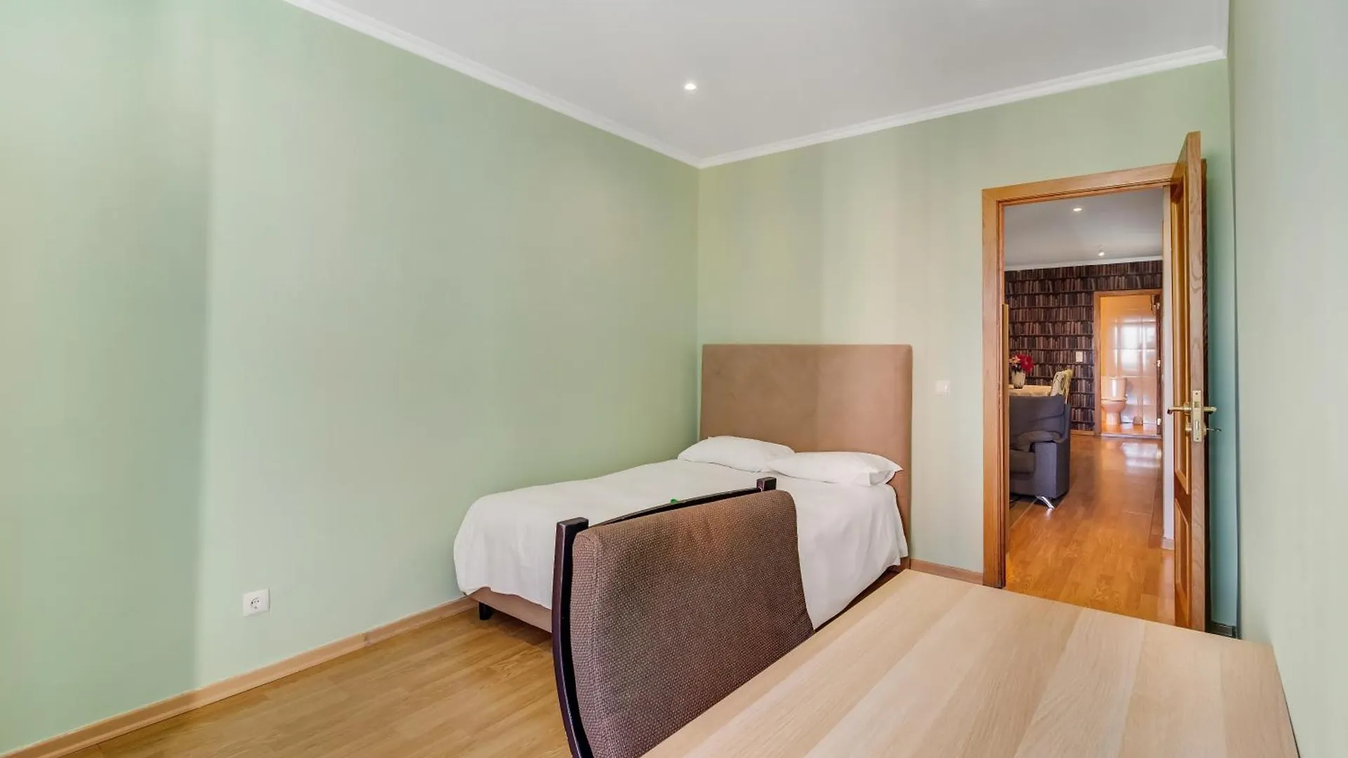 Santa Apolonia Apartment Лиссабон Португалия
