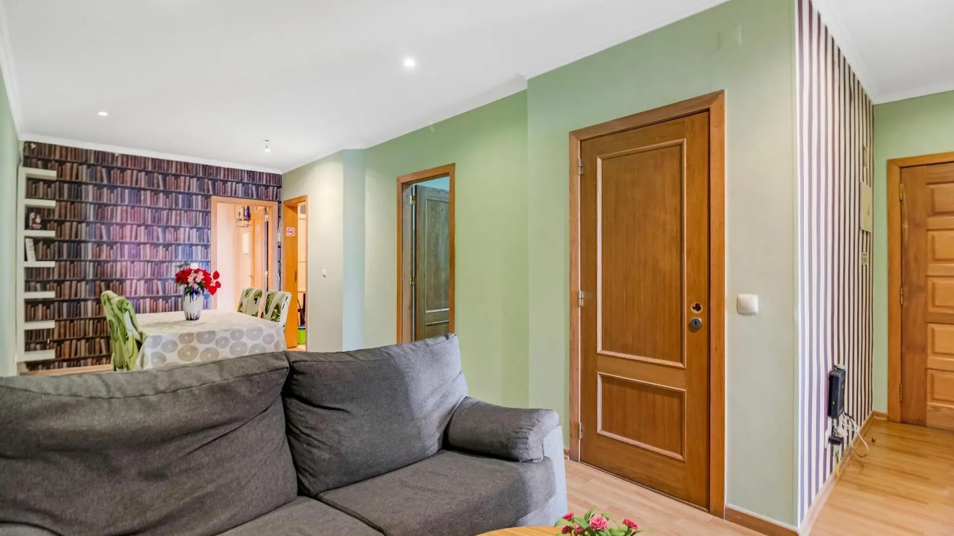 Santa Apolonia Apartment Лиссабон 0*,  Португалия